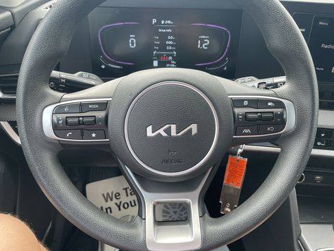 Used 2025 Kia Sportage LX AWD/4WD image 21
