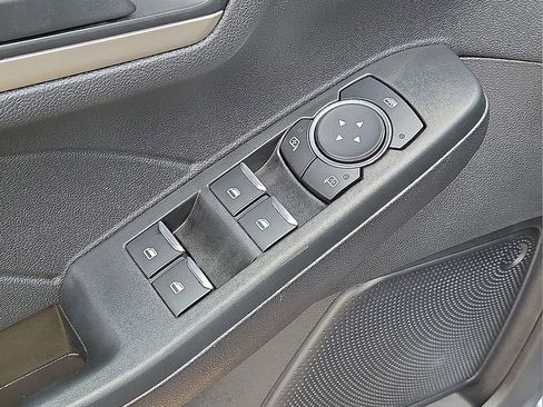 Used 2022 Ford Escape SE w/ Cold Weather Package image 23