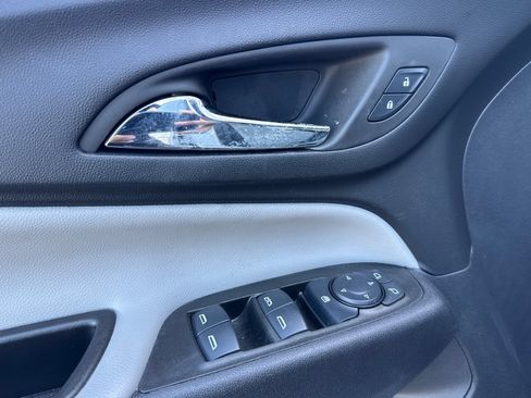 Used 2024 Chevrolet Equinox LS w/ LS Convenience Package FWD image 12