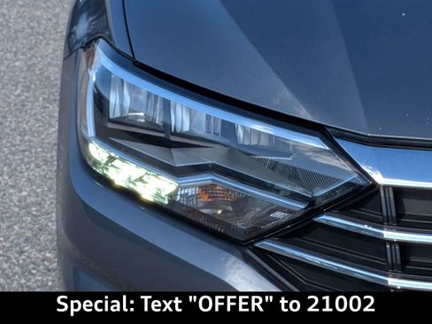 Used 2021 Volkswagen Jetta SE FWD image 11