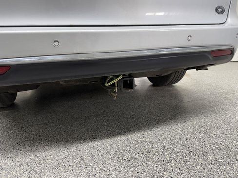 Used 2023 Chrysler Pacifica Touring-L FWD image 6