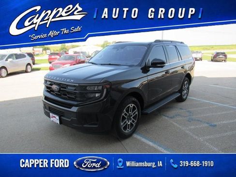 Used 2025 Ford Expedition Active AWD/4WD image 1