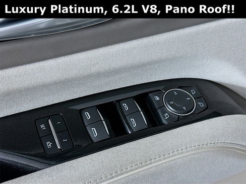 Used 2022 Cadillac Escalade ESV Premium Luxury Platinum image 19