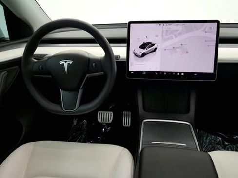 Used 2024 Tesla Model Y Performance AWD/4WD image 49