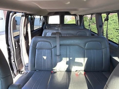 Used 2017 Chevrolet Express 3500 LS RWD image 32
