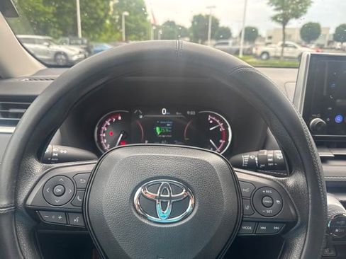 Used 2024 Toyota RAV4 XLE w/ Convenience Package FWD image 11
