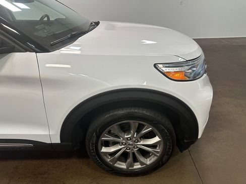 Used 2022 Ford Explorer XLT image 39