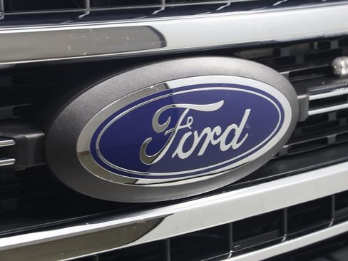 Used 2022 Ford F250 Lariat w/ Chrome Package image 16