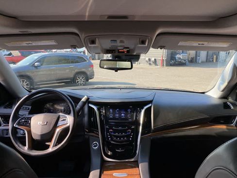 Used 2020 Cadillac Escalade ESV Premium Luxury AWD/4WD image 12