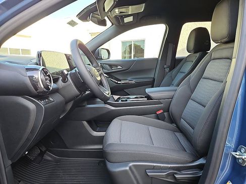 New 2026 Chevrolet Equinox LT FWD image 9