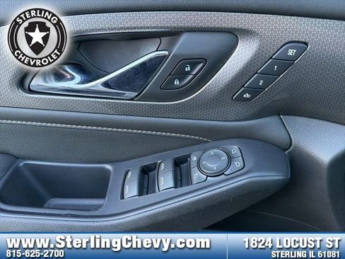 Used 2022 Chevrolet Traverse Premier w/ Redline Edition image 18