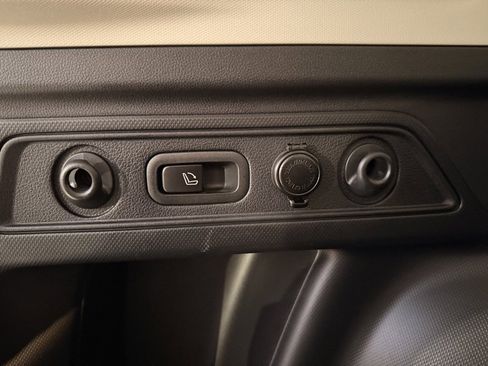 Used 2022 Subaru Forester Limited image 34