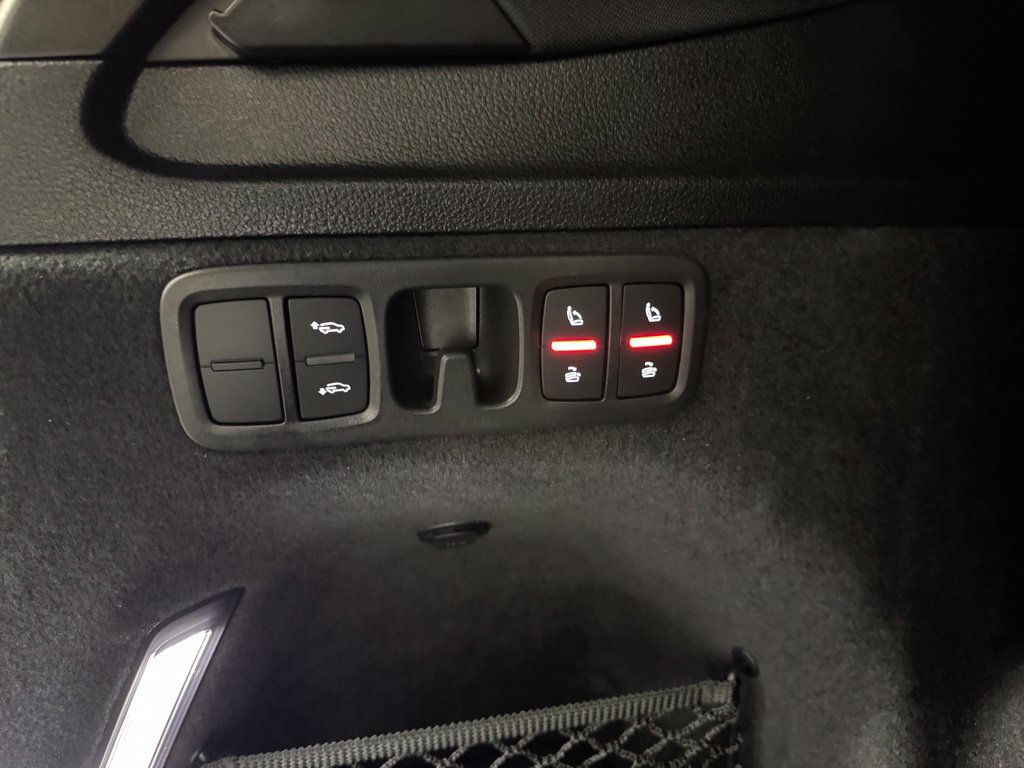 Used 2025 Audi SQ7 Prestige AWD/4WD image 28