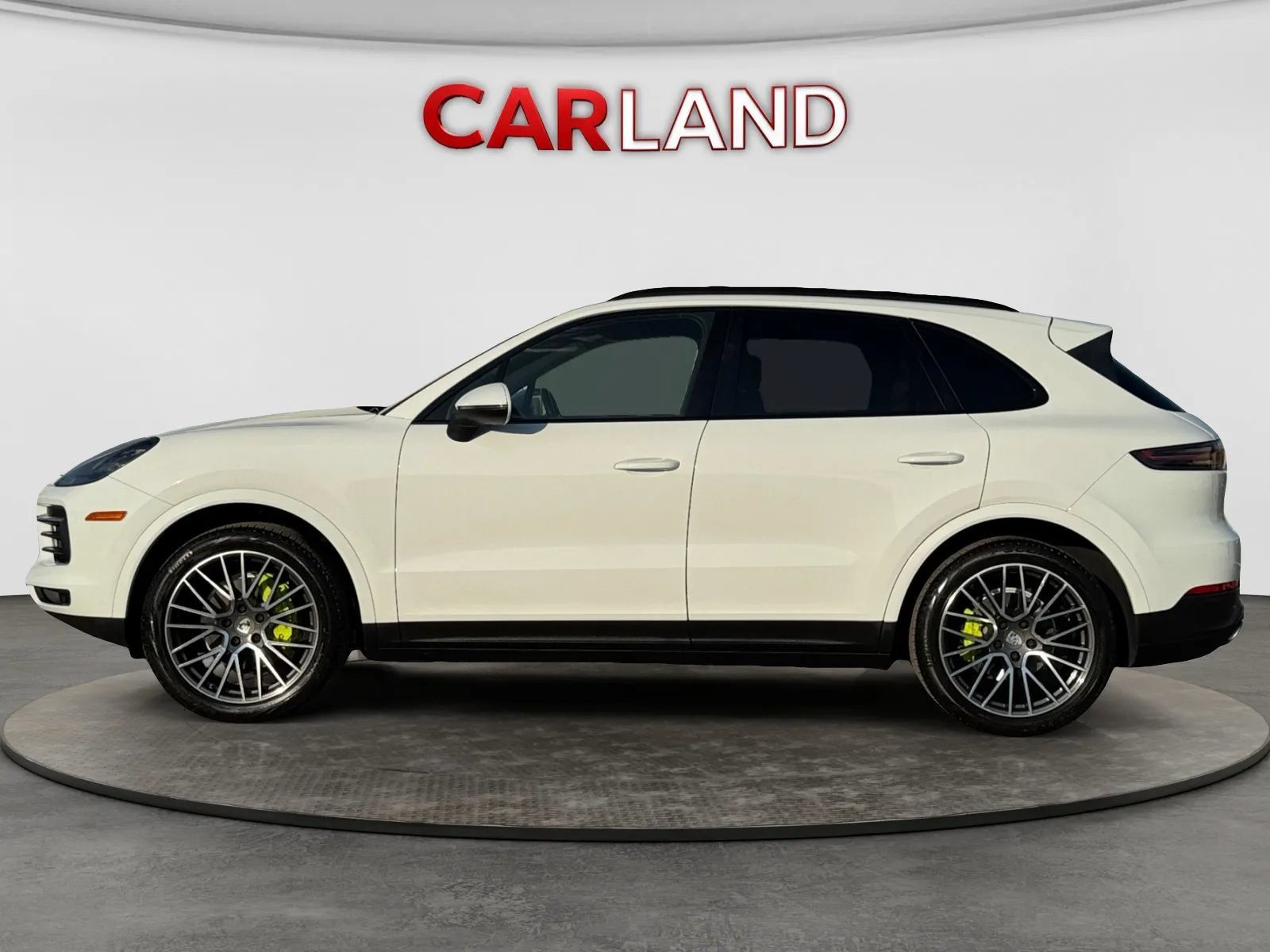 Used 2019 Porsche Cayenne AWD/4WD image 2