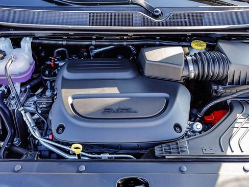 New 2026 Chrysler Pacifica Limited image 33