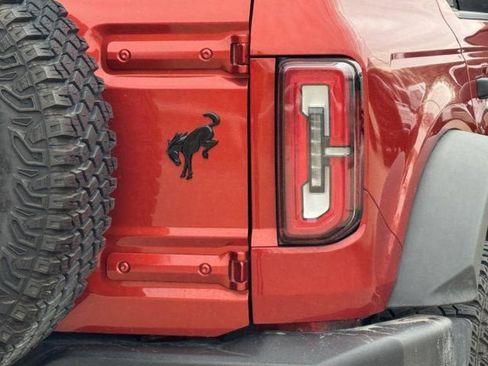 Used 2023 Ford Bronco Wildtrak image 6