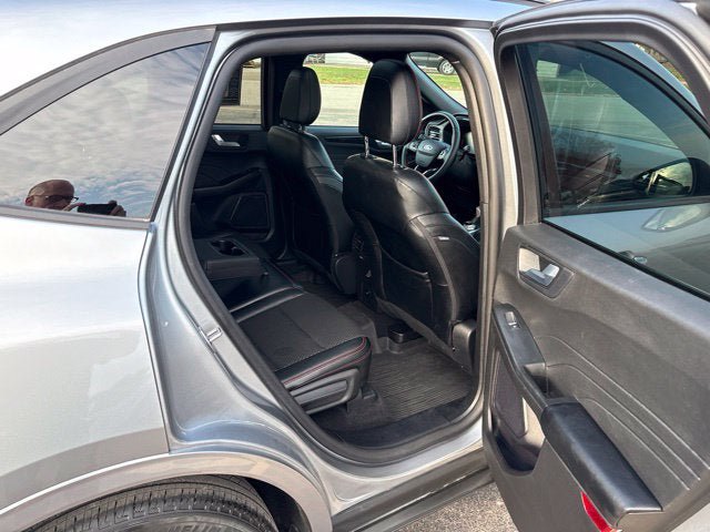 Used 2024 Ford Escape ST-Line w/ Tech Pack #1 AWD/4WD image 11