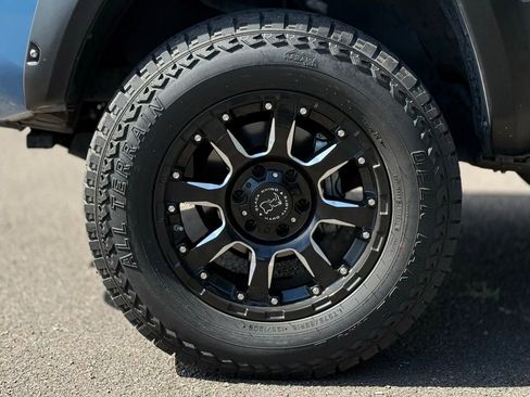 Used 2019 Toyota Tacoma TRD Off-Road w/ TRD Premium Off Road Package image 9