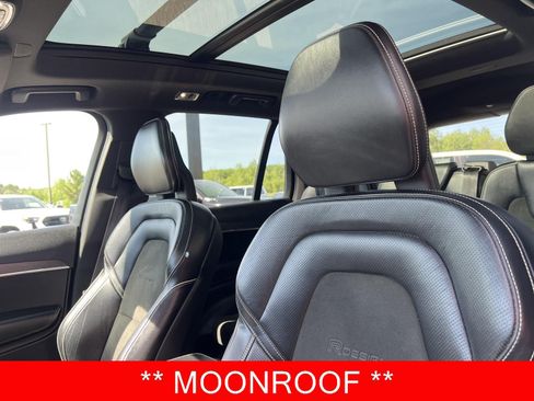 Used 2018 Volvo XC90 T5 R-Design w/ Convenience Package AWD/4WD image 2