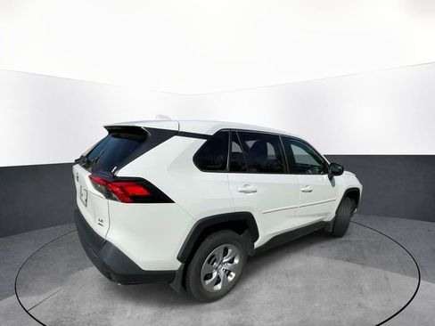 Used 2024 Toyota RAV4 LE AWD/4WD image 7