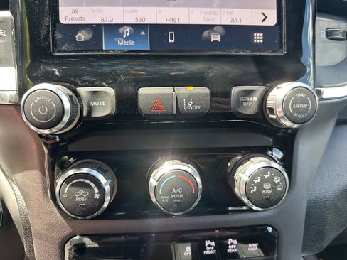 New 2026 RAM 1500 Express AWD/4WD image 24