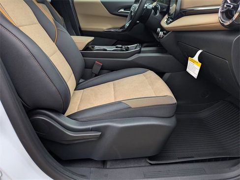 New 2026 Chevrolet Equinox ACTIV image 36