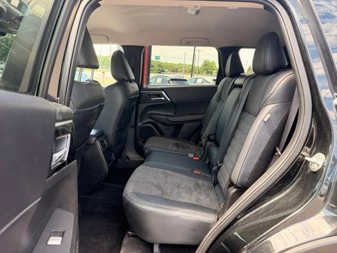 Used 2024 Mitsubishi Outlander SE AWD/4WD image 13