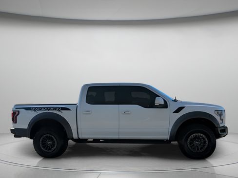 Certified 2019 Ford F150 Raptor w/ Equipment Group 802A Luxury image 32