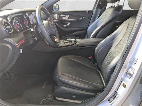 Used 2018 Mercedes-Benz E 400 4MATIC Sedan image 14