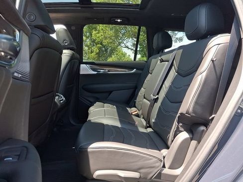 Certified 2025 Cadillac XT6 Sport w/ Platinum Package AWD/4WD image 8