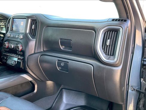 Used 2022 GMC Sierra 1500 AT4 w/ AT4 Preferred Package image 18