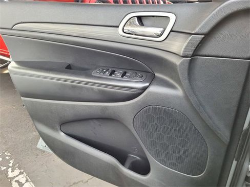 Certified 2021 Jeep Grand Cherokee Laredo X image 15