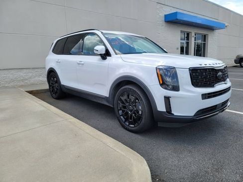 Used 2021 Kia Telluride EX w/ EX Premium Package AWD/4WD image 3