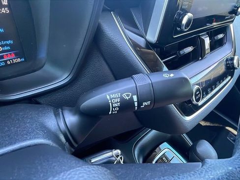 Used 2021 Toyota Corolla LE image 26