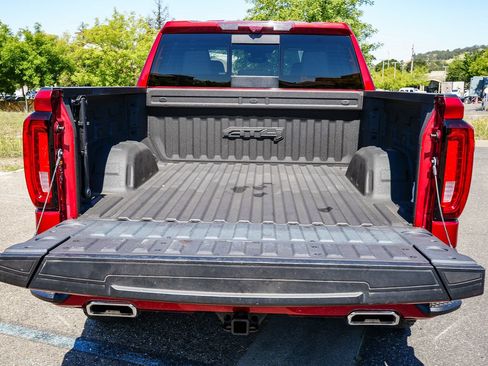 Used 2024 GMC Sierra 1500 AT4 w/ Technology Package AWD/4WD image 25