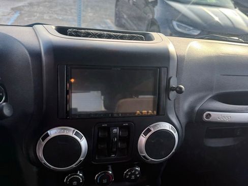 Used 2015 Jeep Wrangler Unlimited Sahara w/ Connectivity Group image 12