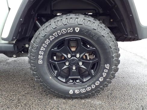 Used 2021 Jeep Gladiator Sport AWD/4WD image 28