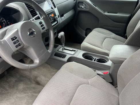Used 2016 Nissan Frontier SV image 12