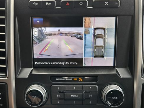 Used 2019 Ford F150 Platinum w/ Equipment Group 701A Luxury image 13