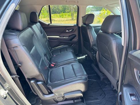 Used 2019 Chevrolet Traverse LT w/ LPO, Floor Liner Package AWD/4WD image 45