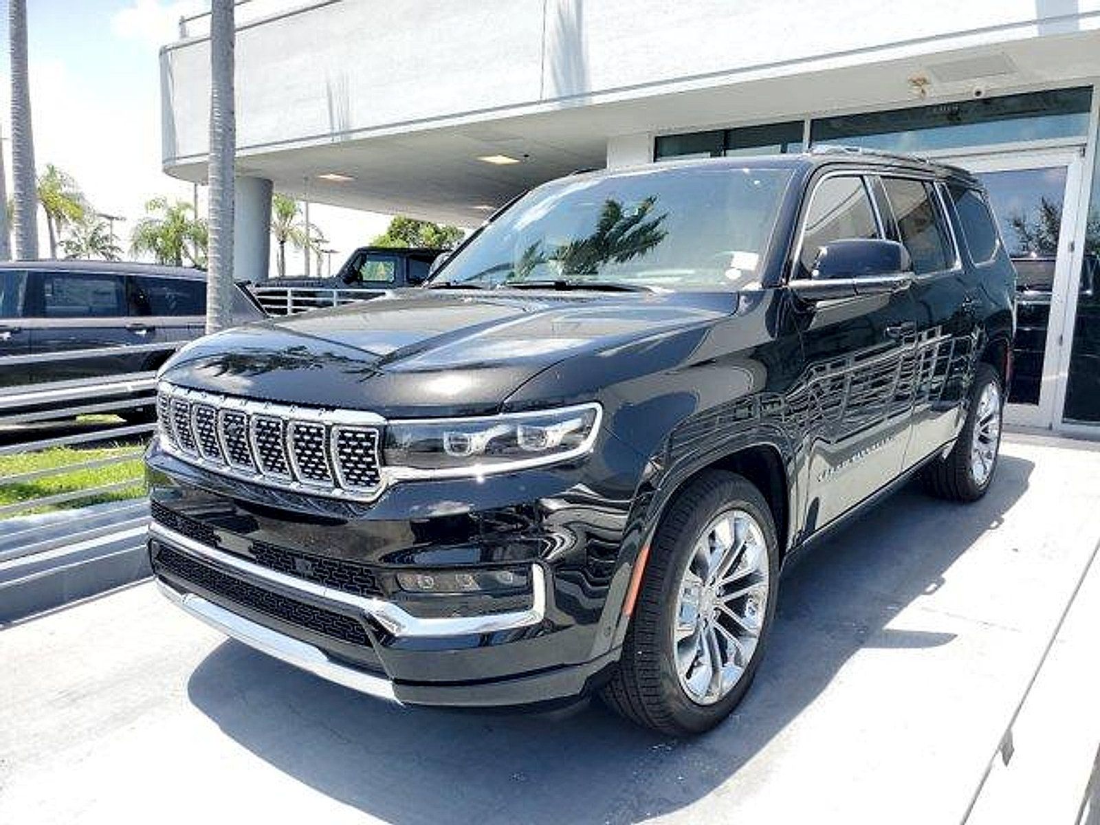 New 2023 Jeep Grand Wagoneer Series II w/ Premium Group II AWD/4WD image 3