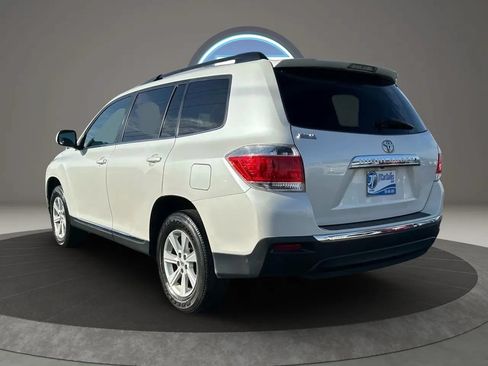 Used 2011 Toyota Highlander 2WD w/ Tech Pkg image 8