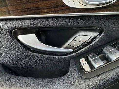 Used 2018 Mercedes-Benz GLC 300 4MATIC image 43