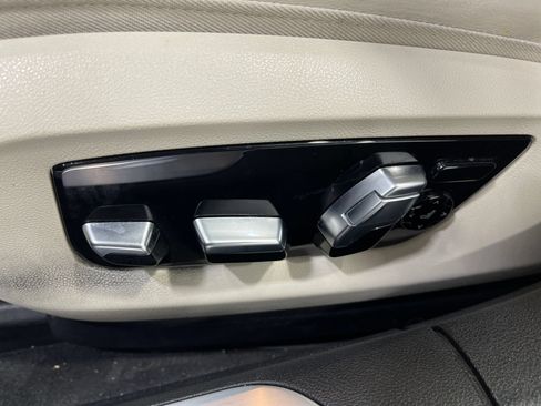 Used 2021 BMW 750i xDrive w/ Executive Package AWD/4WD image 17