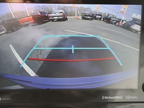 Used 2022 Toyota Highlander XLE image 13