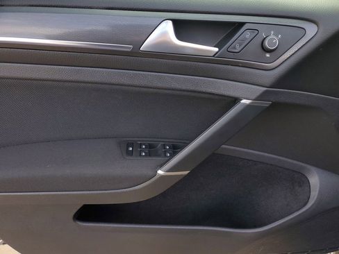 Used 2020 Volkswagen GTI S image 10