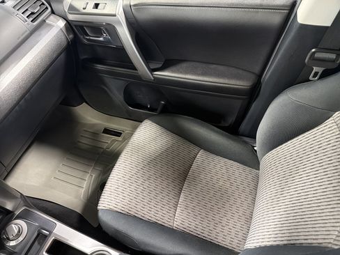 Used 2015 Toyota 4Runner SR5 AWD/4WD image 11