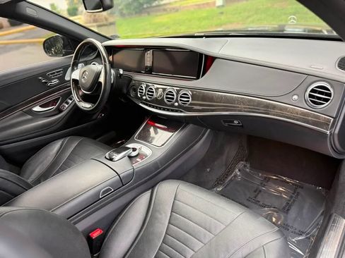 Used 2017 Mercedes-Benz S 550 4MATIC Sedan w/ Premium Package image 18