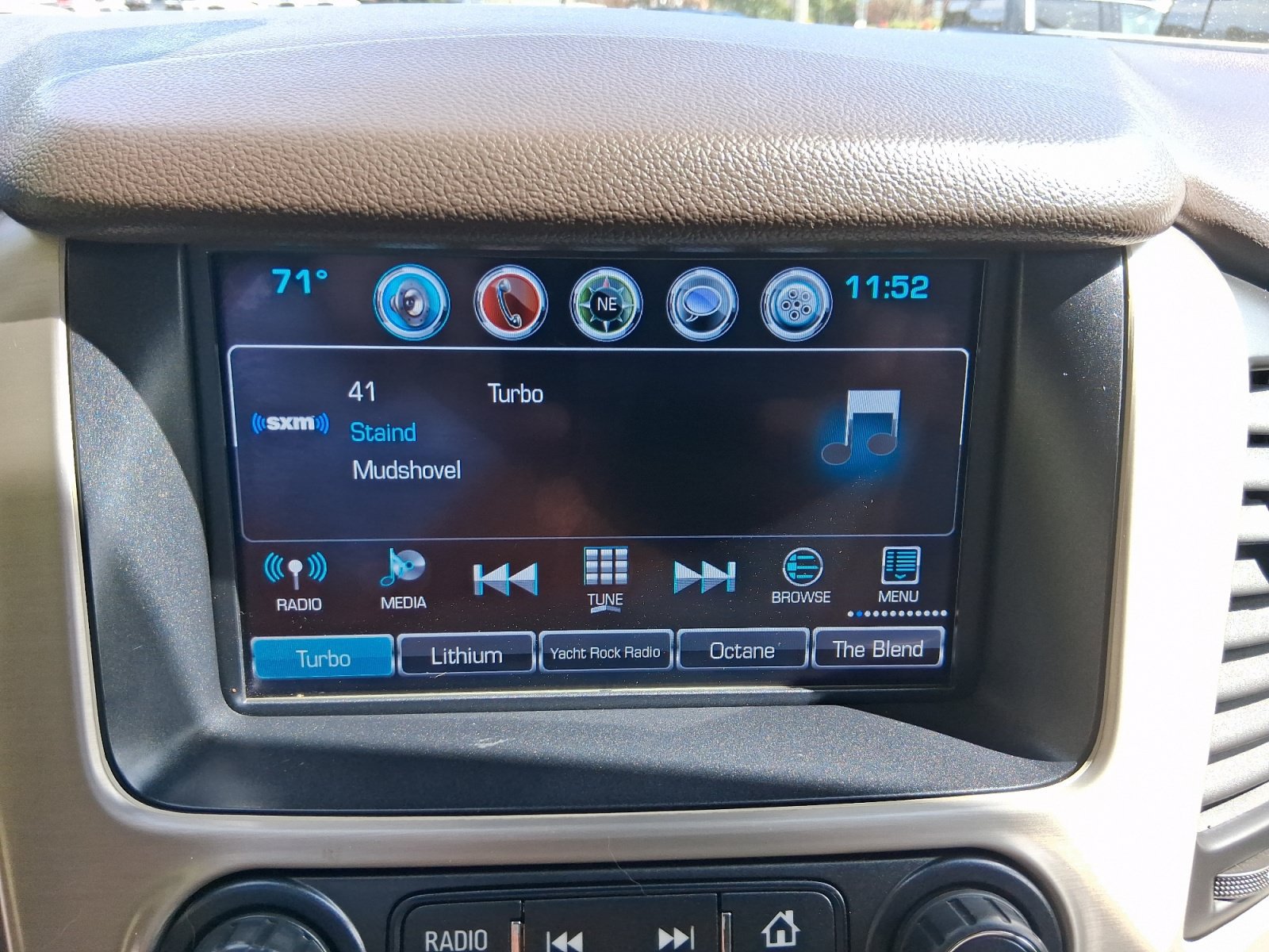 Used 2020 GMC Yukon Denali w/ Denali Premium Package AWD/4WD image 8