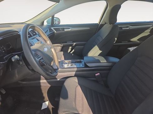 Used 2018 Ford Fusion SE FWD image 9